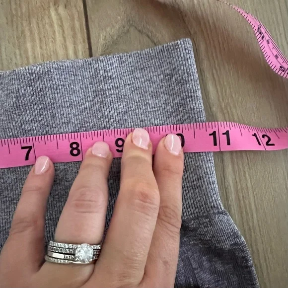 Gymshark Gray Camo Leggings - Picture 5 of 11